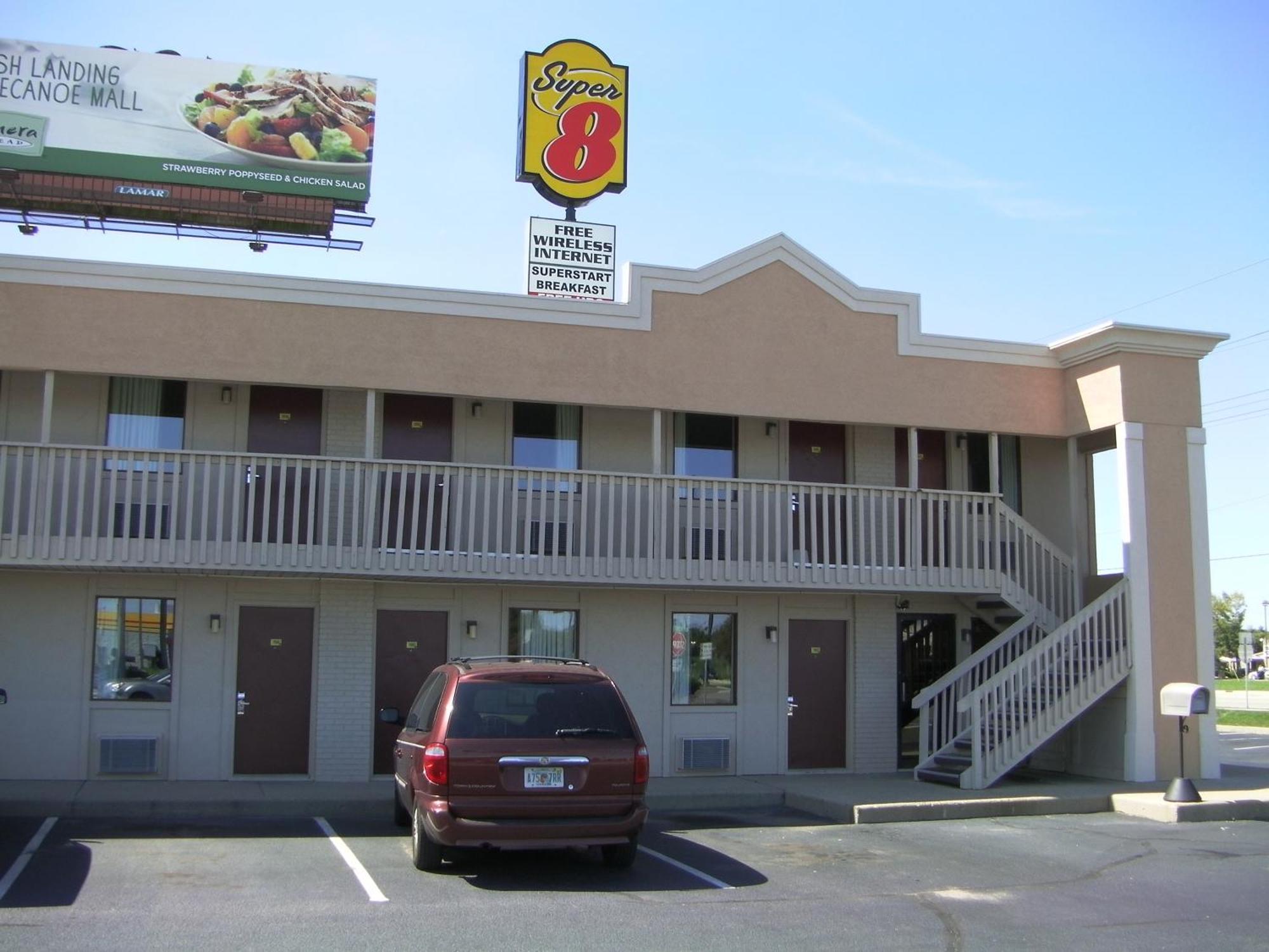 Super 8 By Wyndham Lafayette Motel Exterior photo