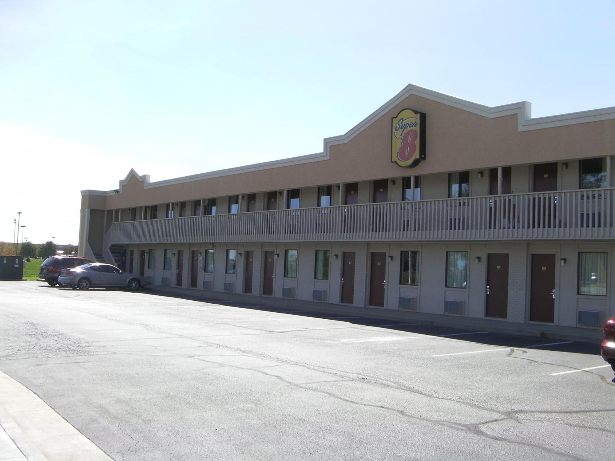 Super 8 By Wyndham Lafayette Motel Exterior photo