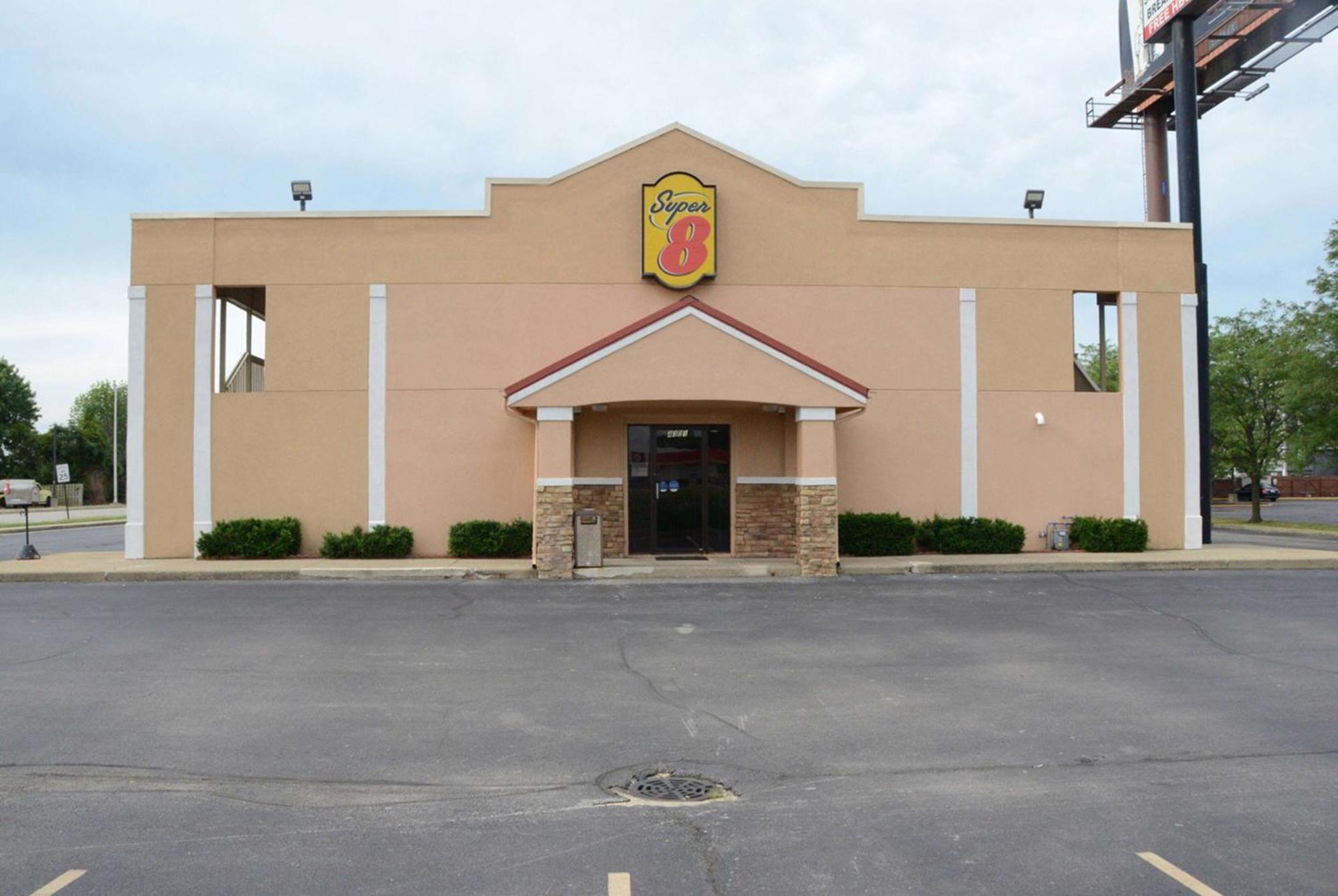 Super 8 By Wyndham Lafayette Motel Exterior photo